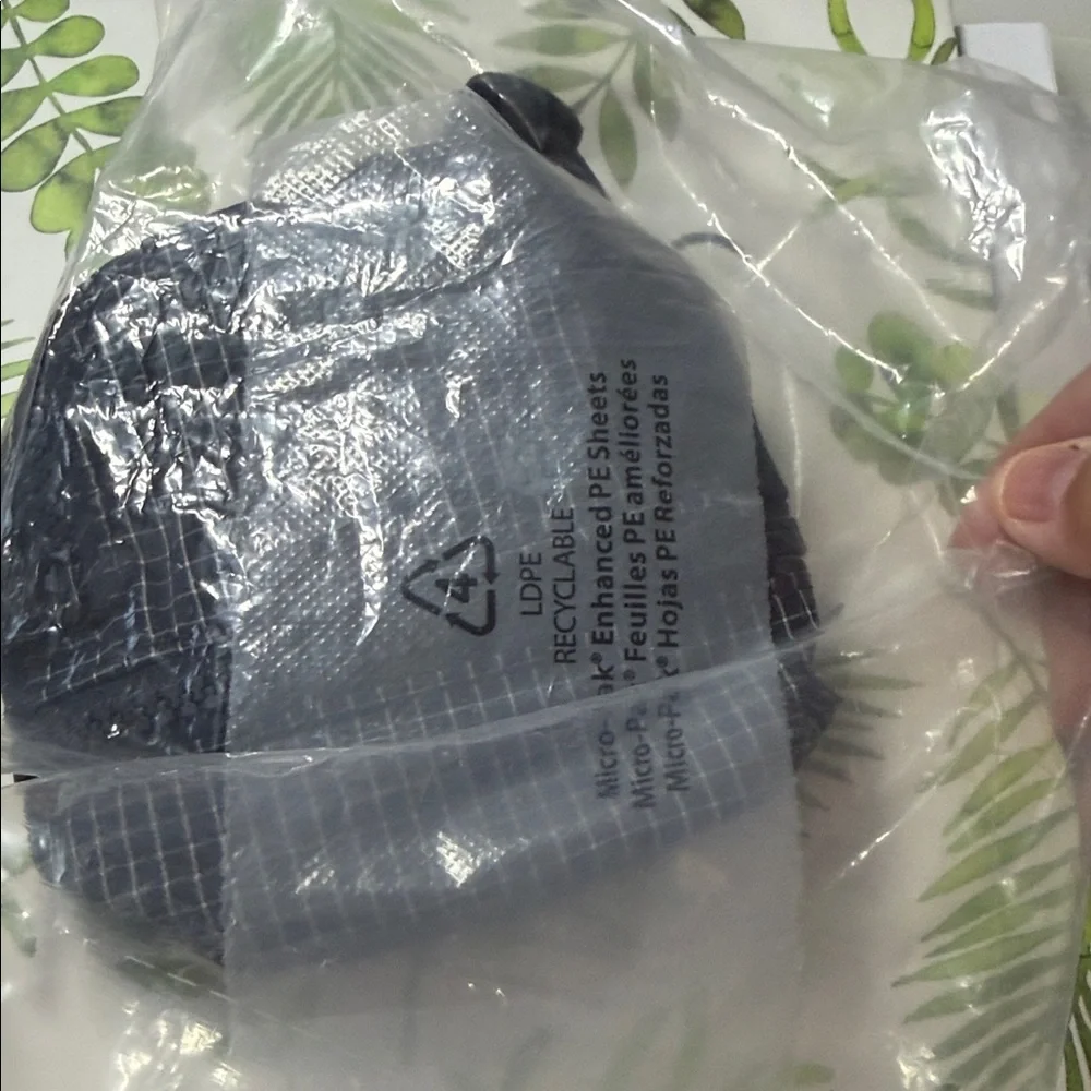 lululemon athletica Mini Crossbody Bag in Black with White Grid - Picture 6 of 6